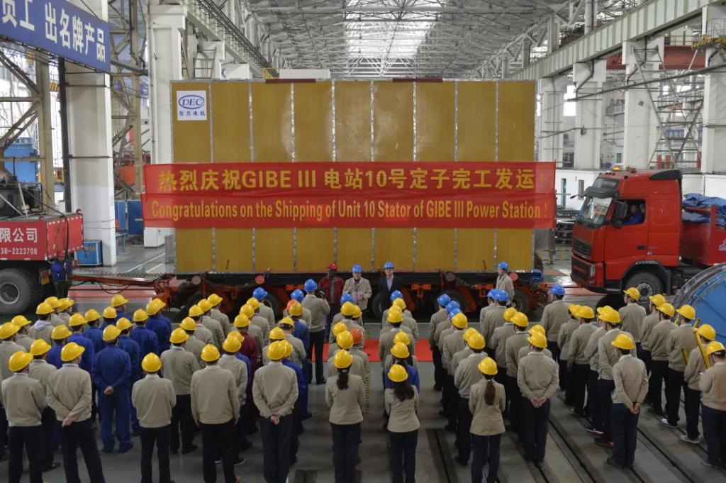 641773BE3F445E4E704A7BF7375_BE9A0255_1D17B