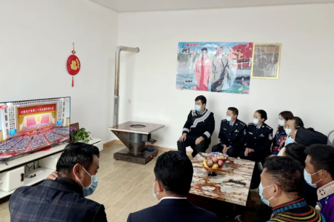 F3656B555B4291985E0D8A0910E_FFF9DAD6_7E004