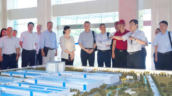 B577C8C86A797BFB4BE7E0FFE32_A29BD0A1_A8520